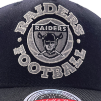 Mitchell & Ness Oakland Raiders NFL Classic Red Football Circle Black OSFM MNLR1988