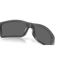 Oakley Gibston XL OO9470-0262 Steel / Prizm Black Polarised Lenses